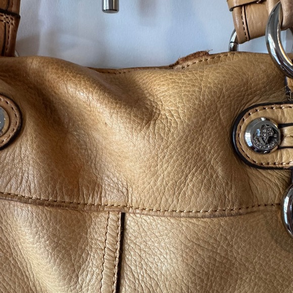 B Makowsky Handbag Tan Leather Shoulder Bag Satchel Purse Zip Pockets Designer - Picture 4 of 16